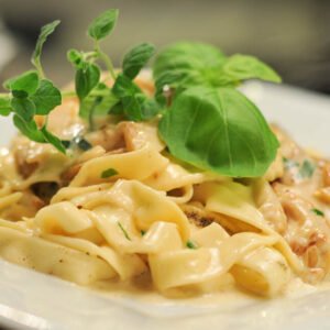 Pâtes au fromage et au basilic